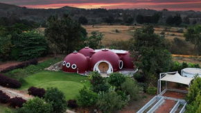 Dome Villas by Jade - Red Dome
